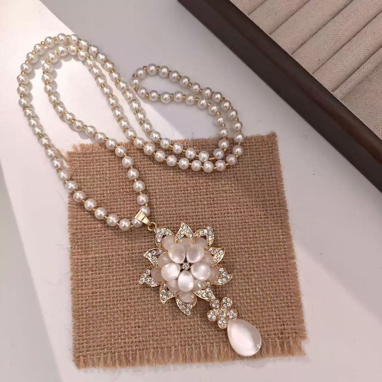 🔥Προσφορά περιορισμένης διάρκειας🔥Αλυσίδα Πουλόβερ Φθινόπωρο/Χειμώνας - Κομψό μενταγιόν κοσμημάτων με κρυστάλλινη αλυσίδα